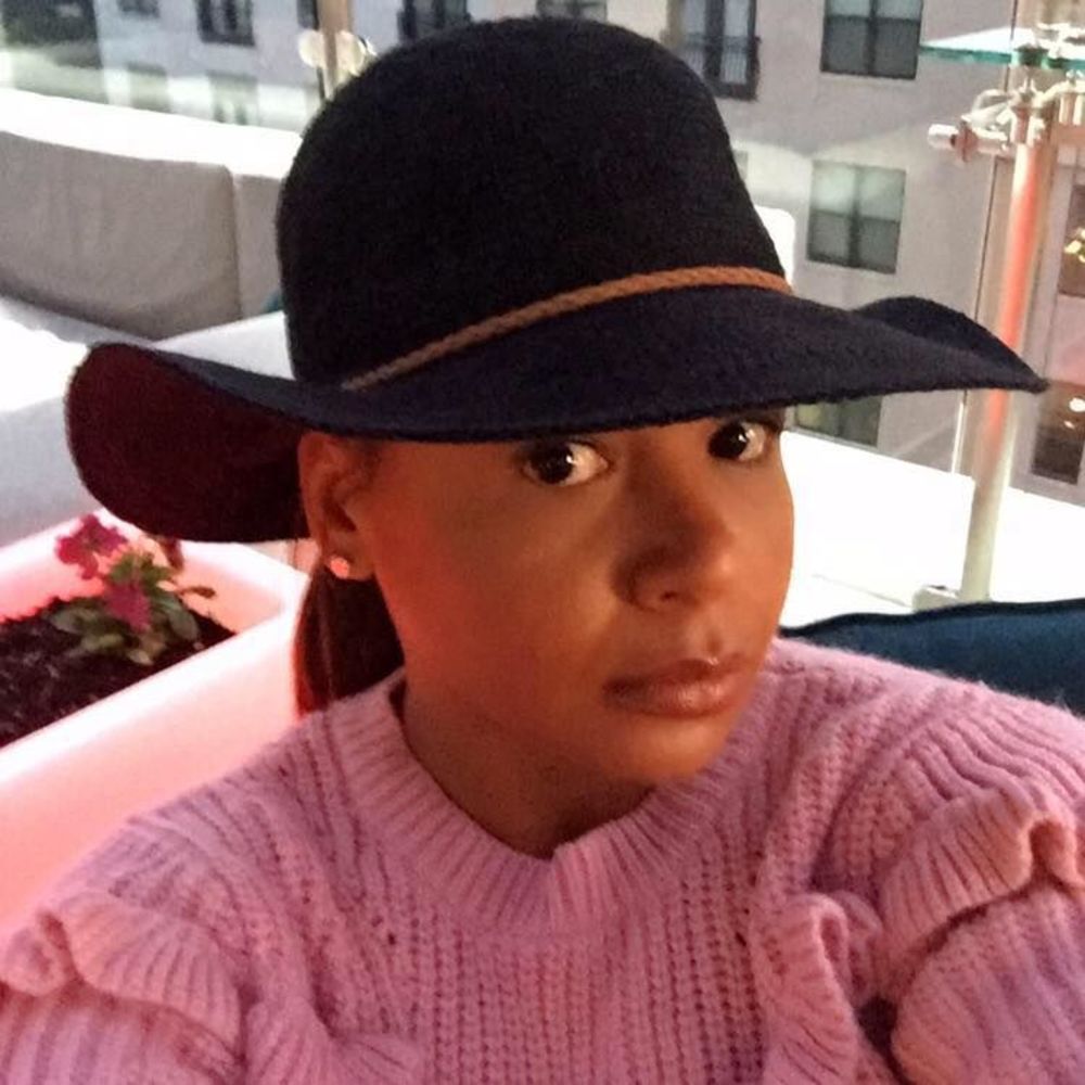 Meet your Posher, La'tai